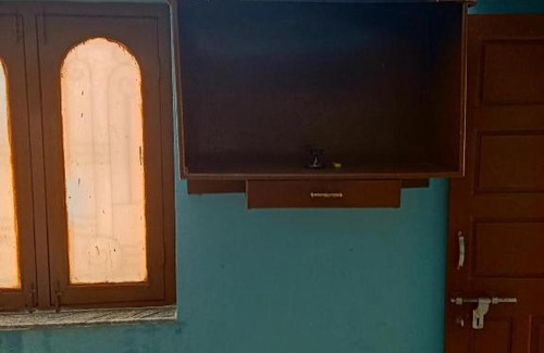 Begumpet Apartment | 1 BHK House with AC fully operational kitchen with wifi