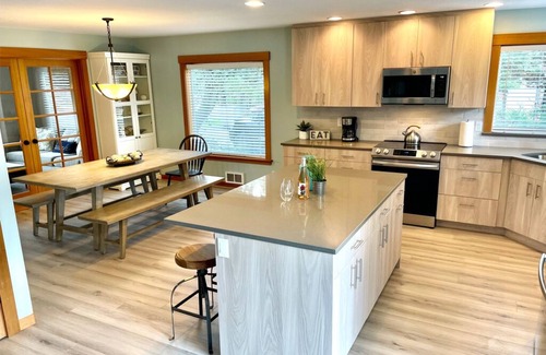 Kiwanda Shores House | 1 Block From Beach, Sleeps 12, Open Plan, Large Deck, Game Room