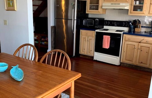 Matunuck House | 1 BR beach townhouse, 1 block from Ocean!