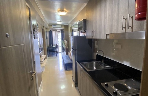 Barangay 76 Condo | 1 BR Fully Furnished Condo Across MOA with Pool and Parking - S Res. Unit 0916