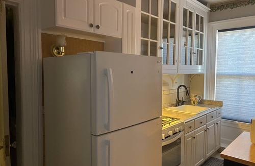 Poughkeepsie Apartment | 1 Br Private Victorian Apt in convenient City location on half acre sleeps 4
