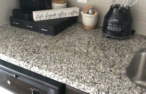 Downtown Apartment | 1 BR Rental Unit* W/Skyline View* Free Parking