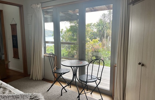 Diamond Harbour Apartment | 1 Brm Harbour & Garden View Room