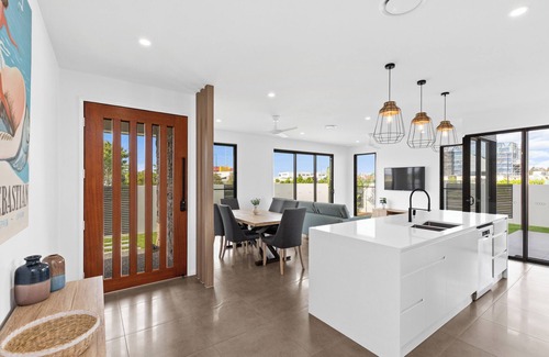 Pelican Waters House | 1 Bulwer Dr Pelican Waters