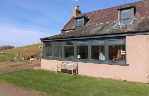 Dunbar House | 1 Deuchrie Cottages