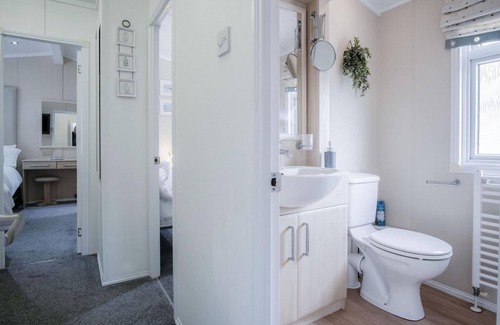Llanddowror Apartment | 1 Manor Lodge - 3 Bedroom Lodge - Pendine