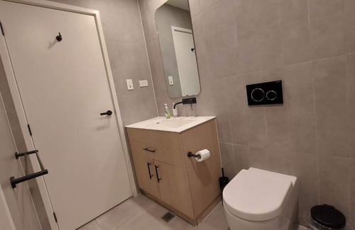 Clayton Apartment | 1 master bedroom for 3 weeks rent (1-22 July)