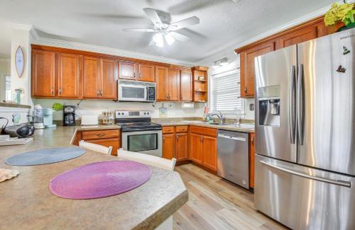 Cortez House | 1 Mi to Anna Maria Island Pet-Friendly Retreat