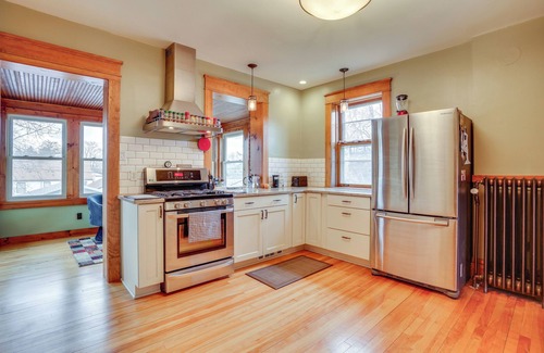 North End Apartment | 1 Mi to Como Park: WFH-Friendly Saint Paul Duplex!