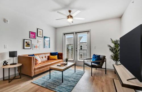 Clemson Apartment | 1 mi to DT on Lake Hartwell parking pool gym