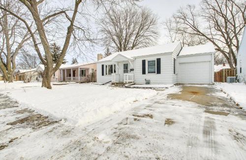 Green Bay House | 1 Mi to Lambeau Field Residential Home with Yard