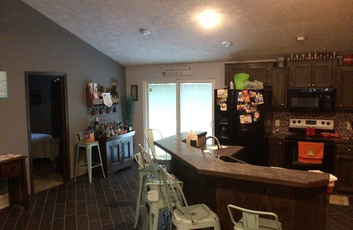 Republican City House | 1 mile from the second largest lake in Nebraska with the best fishing & hunting