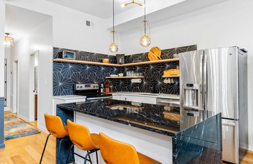 Phoenix Hill Apartment | 1 of 3 Units- Sleeps 6, HOT TUB, Cowboy POOL, King Beds, Firepits, Yard Games