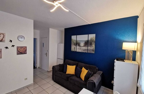 Balaruc-les-Bains Apartment | 1-room apartment for spa guests and vacationers
