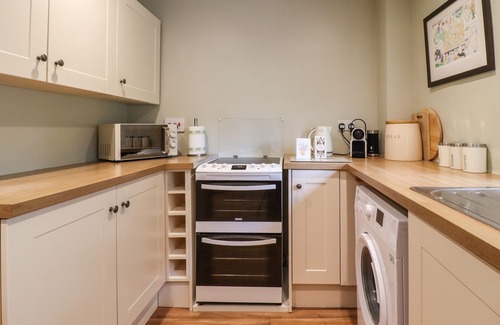 Pool-in-Wharfedale Cottage | 1 THE OLD CHAPEL, pet friendly, with a garden in Pool-In-Wharfedale