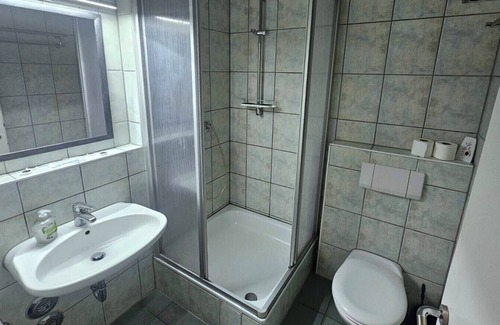 Munchen District Apartment | 1 Zimmer/room