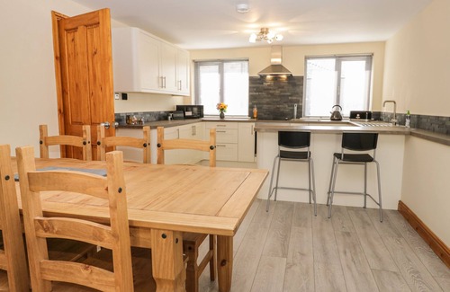 Fourstones Near Bentham Cottage | 10 FLYING HORSE SHOES COTTAGE, family friendly in Clapham