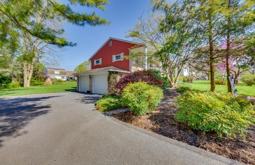 Leola House | 10 Mi to Dtwn Lancaster Charming Home with Yard!