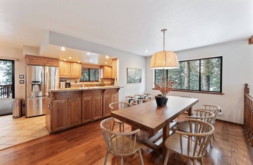 Kingswood Estates House | 10 mins to Beach! A/C, Hot Tub, Games & Views