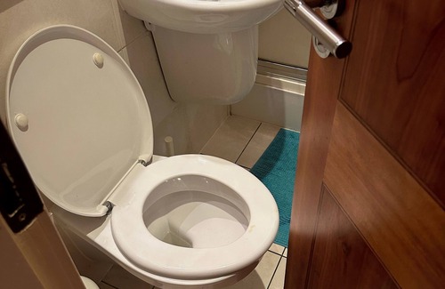 Dublin Bed & Breakfast | 10 Minute to Dublin airport, 20 MINTS to Dublin city