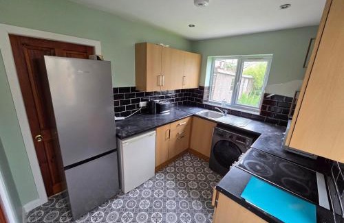 Huddersfield House | 10 Percent Off This Week WiFi Parking Sleeps 8