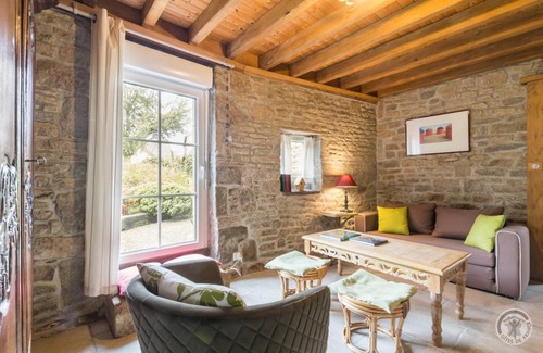Coulouvray-Boisbenatre House | 100 m² Gîte ∙ 2 bedrooms ∙ 4 guests