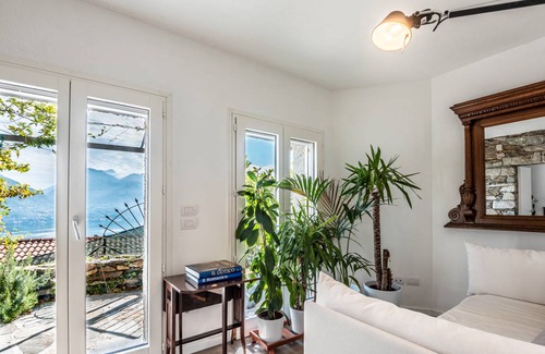 Santa Maria - Rezzonico Cottage | 100 m² Cabin ∙ 2 bedrooms ∙ 5 guests