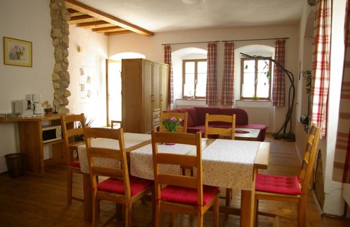 Poysdorf Apartment | 100 m² Apartment ∙ 1 bedroom ∙ 4 guests