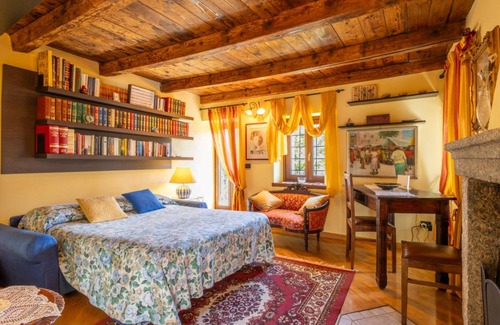 Morbegno Apartment | 100 m² Apartment ∙ 1 bedroom ∙ 4 guests