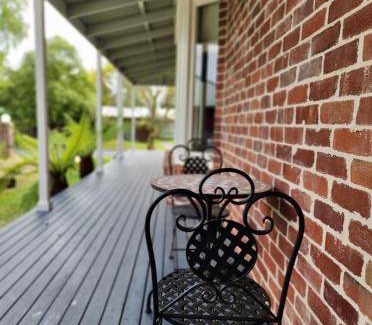 Strahan Apartment | 100 m² Apartment ∙ 2 bedrooms ∙ 4 guests