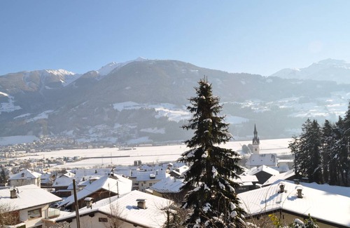 Schwaz Apartment | 100 m² Apartment ∙ 3 bedrooms ∙ 6 guests