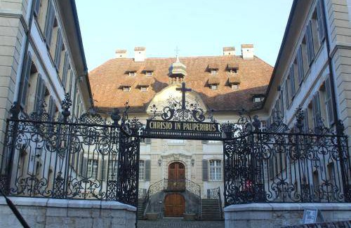 Porrentruy Apartment | 100 m² Apartment ∙ 3 bedrooms ∙ 6 guests