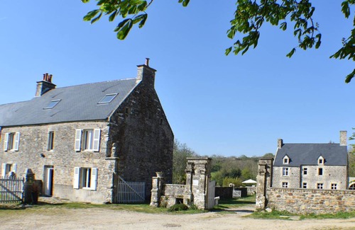 Barneville-Carteret House | 100 m² Gîte ∙ 2 bedrooms ∙ 5 guests