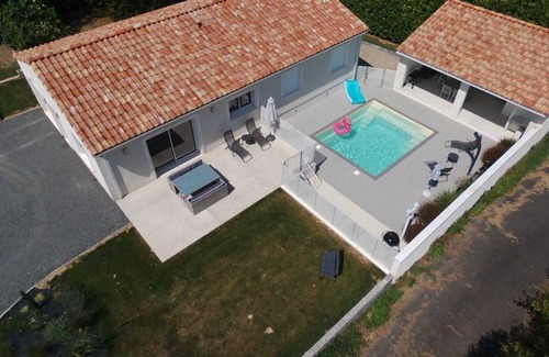 Frejairolles House | 100 m² Gîte ∙ 3 bedrooms ∙ 6 guests