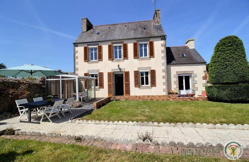 Louannec House | 100 m² Gîte ∙ 4 bedrooms ∙ 8 guests