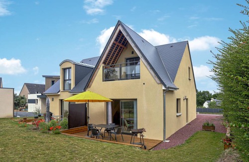 Gouville-sur-Mer House | 100 m² House ∙ 2 bedrooms ∙ 4 guests