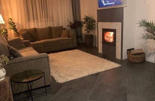 Botosani House | 100 m² House ∙ 2 bedrooms ∙ 4 guests