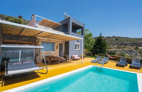 Mirthios House | 100 m² House ∙ 3 bedrooms ∙ 6 guests