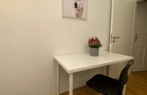 Thalkirchen - Obersendling - Forstenried - Furstenried - Solln Resort | 100 m² Private room ∙ 1 bedroom ∙ 1 guest