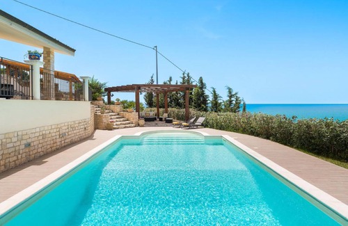 Montallegro Villa | 100 m² Villa ∙ 3 bedrooms ∙ 6 guests