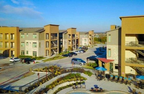 Montopolis Apartment | 1000 m² Apartment ∙ 2 bedrooms ∙ 6 guests