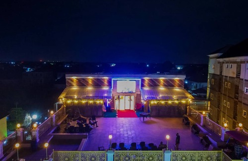 Igwuruta Hotel | 1000 m² Hotel ∙ 3 guests