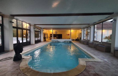 Gy-les-Nonains House | 1000 m² House ∙ 6 bedrooms ∙ 20 guests