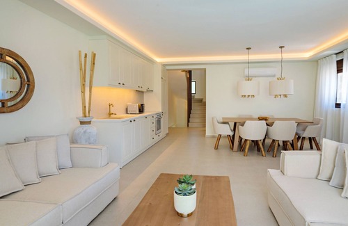 Rethymno Villa | 100m from the beach, hot tub, ping pong, sauna, gym & private sun beds!