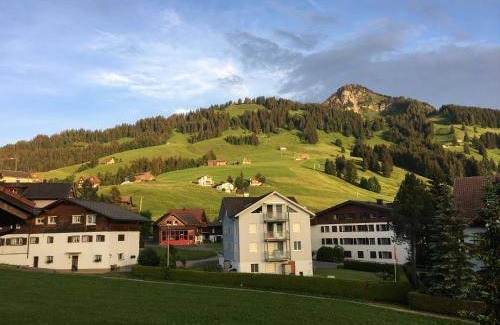 Oberiberg Apartment | 101 m² Apartment ∙ 2 bedrooms ∙ 4 guests