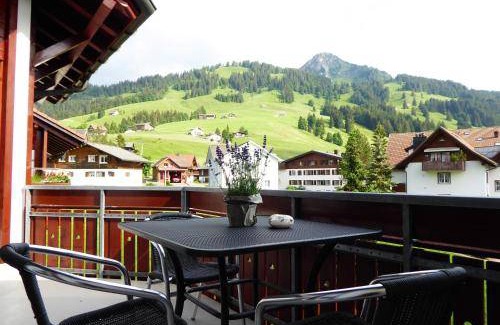 Oberiberg Apartment | 101 m² Apartment ∙ 2 bedrooms ∙ 4 guests