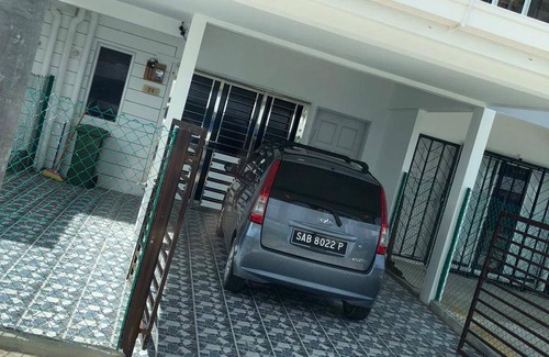 Labuan House | 1020 m² Bungalow ∙ 3 bedrooms ∙ 20 guests