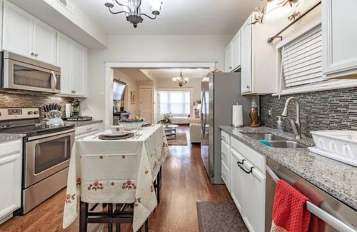 St. Louis Apartment | #103 Delmar Loop- Location-LocationWU