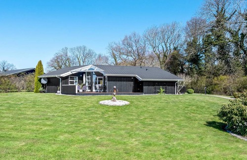 Hov House | 105 m² House ∙ 4 bedrooms ∙ 8 guests