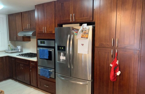 Ala Moana Condo | 1052sq.ft+280sq.ft private yard,Swimming pool, hot tub, Gym, WiFi, Free Parking,